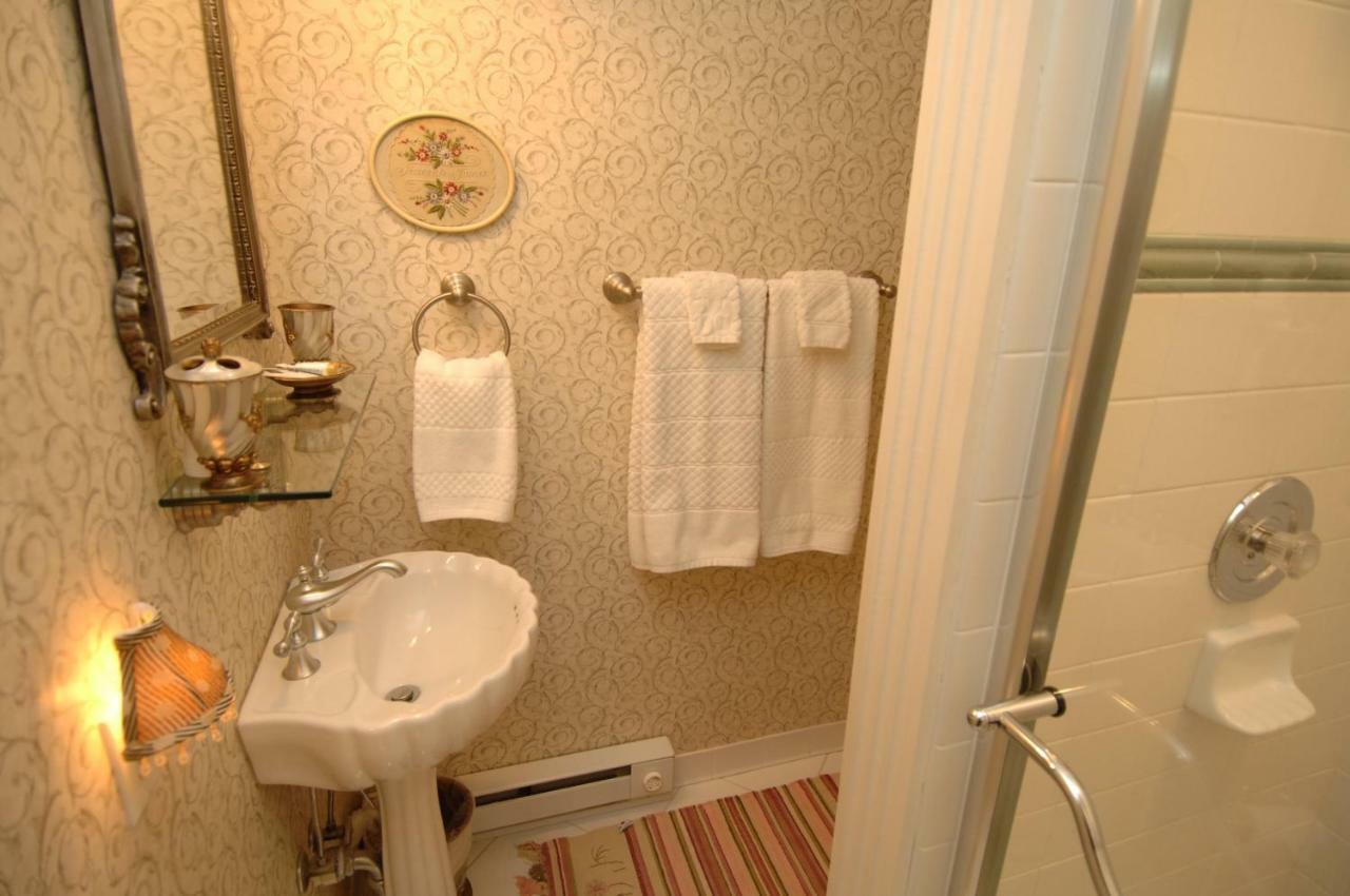 A B&B At The Edward Harris House Inn 羅徹斯特 外观 照片